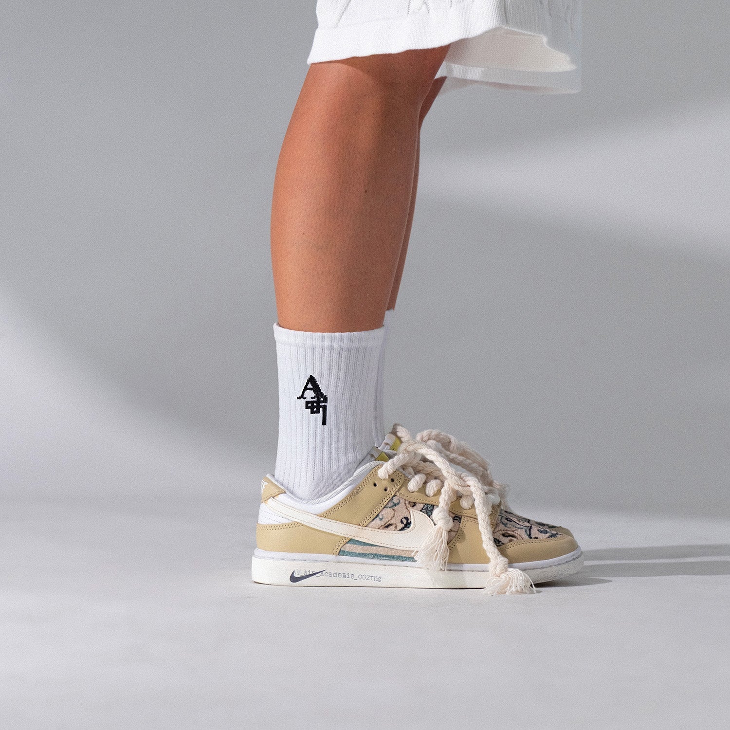 A_PAIR OF WHITE SOCKS - Al Ain Académie