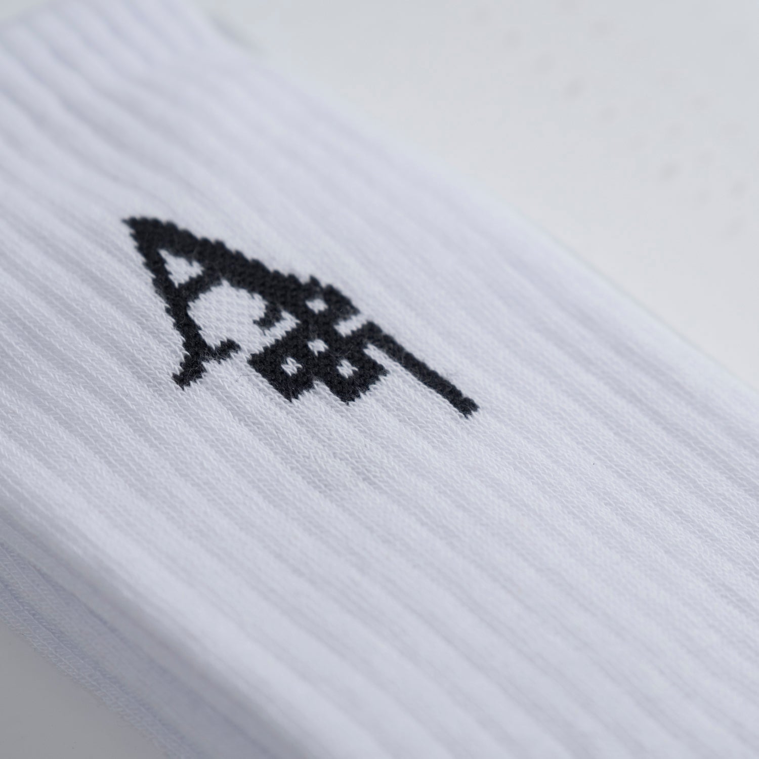 A_PAIR OF WHITE SOCKS - Al Ain Académie