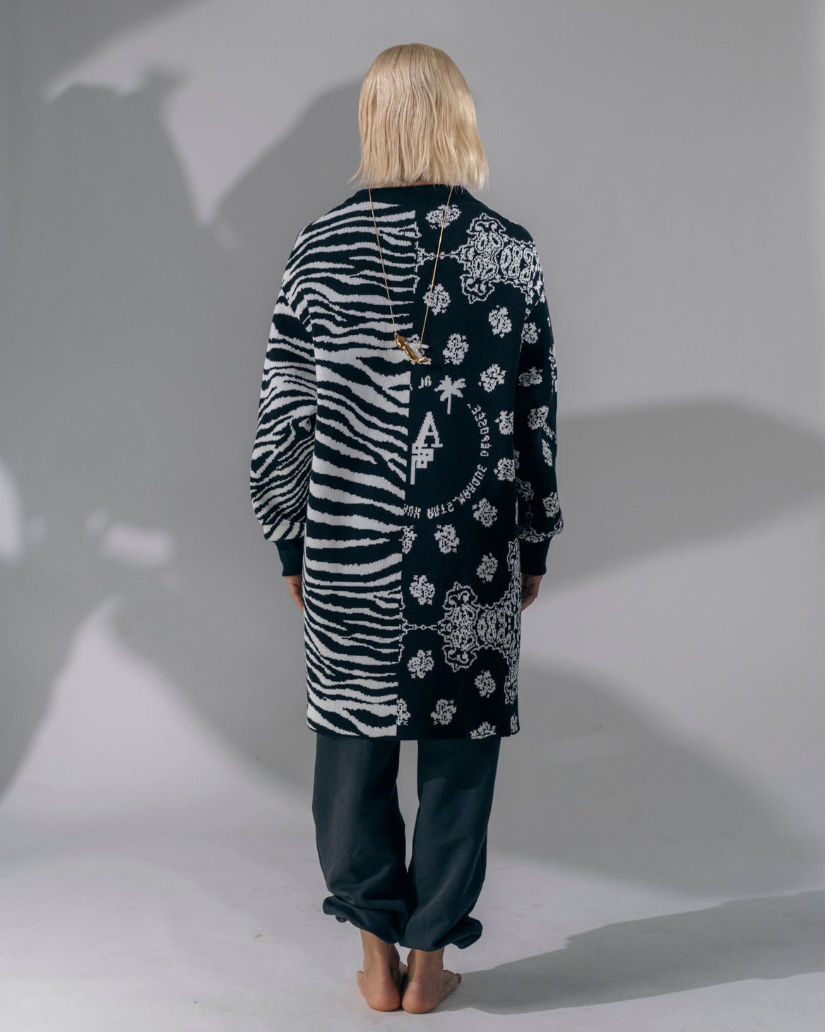 CARDIGAN ANIMALIER_BLACK - Al Ain Académie