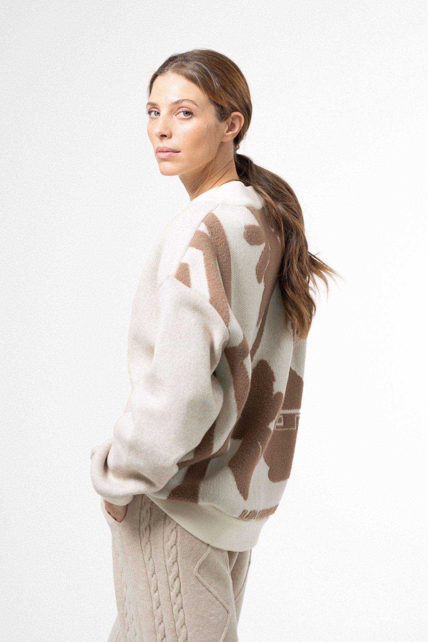 CARDIGAN /// TOUT EN LAIEN - Al Ain Académie