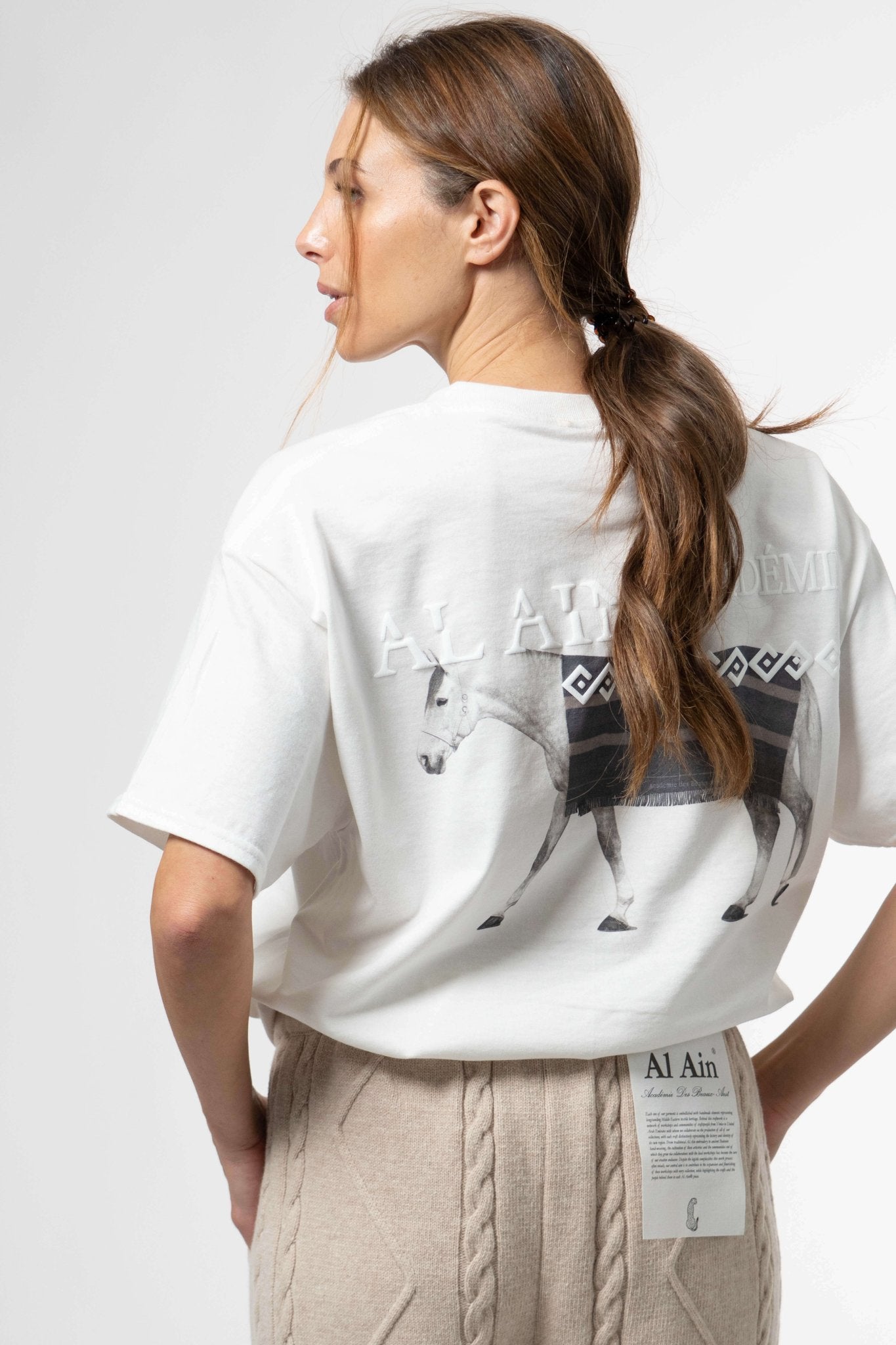 CHEVAL_TEE WHITE - Al Ain Académie