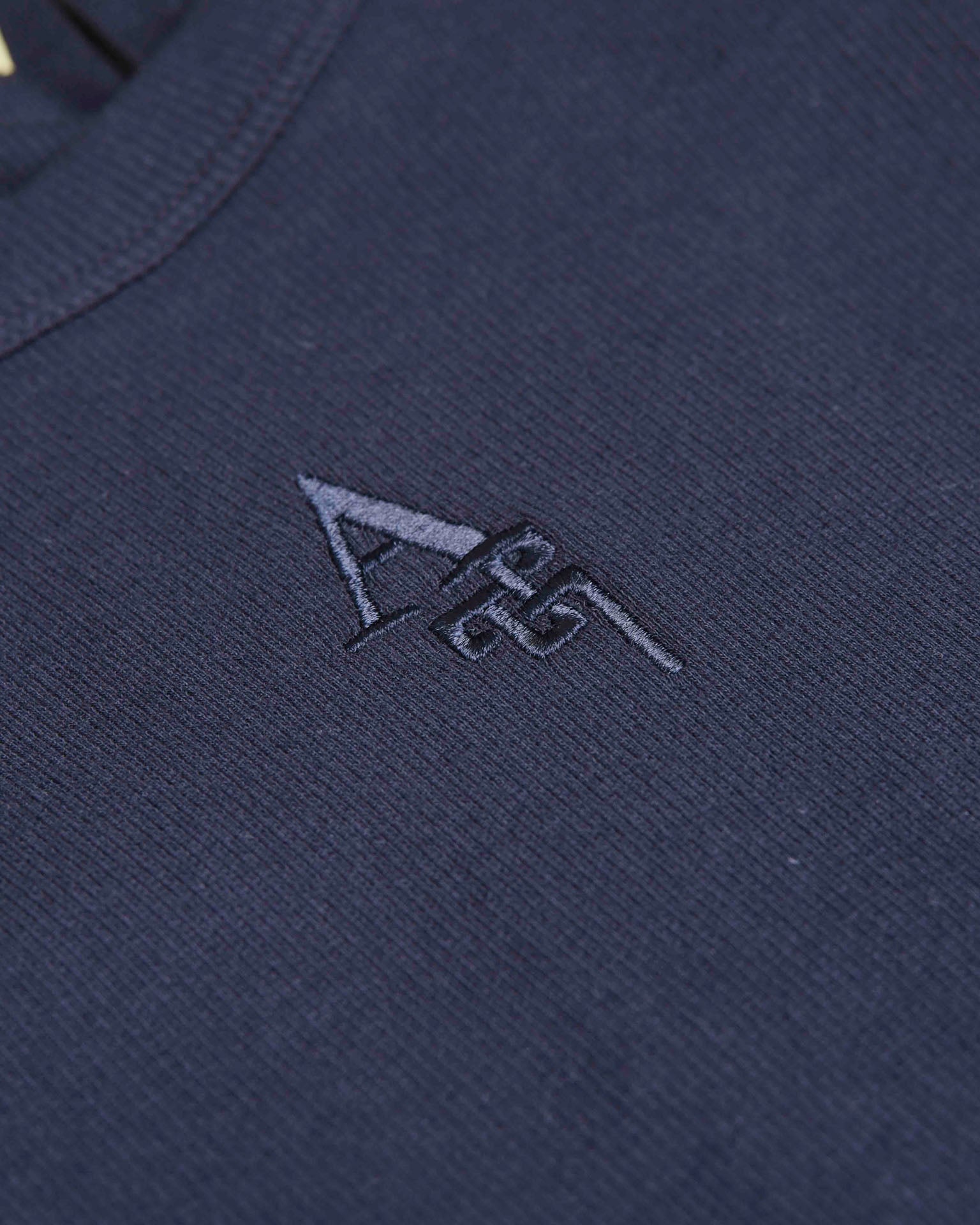ESSENTIEL TANK /// BIG DEAL - Al Ain Académie