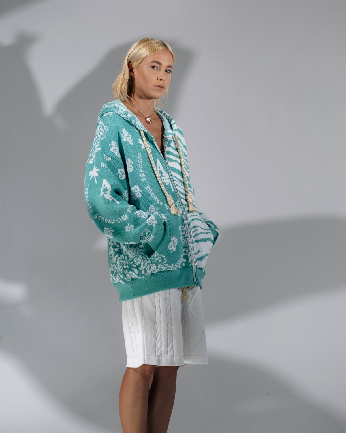 HOODIE ZIP ANIMALIER /// TOUT EN COTON - Al Ain Académie