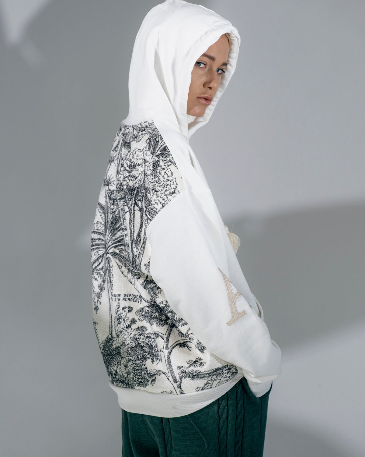 HOODIE ZIP SAMIRA_WHITE - Al Ain Académie