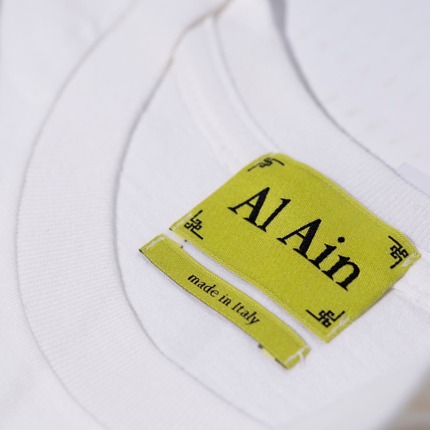 LOGO TAPE_TEE WHITE - Al Ain Académie